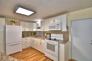 145 Holiday Ln, Auburndale, FL 33823 - Photo 17