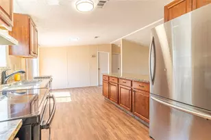 5676 Cherry Tree Dr, Lakeland, FL 33811 - Photo 5
