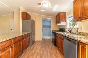 5676 Cherry Tree Dr, Lakeland, FL 33811 - Photo 7