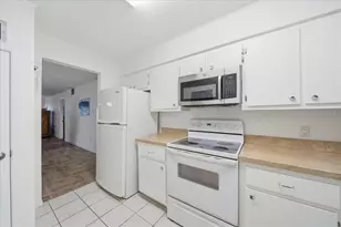 689 Lake Howard Dr NW, Winter Haven, FL 33880 - Photo 5