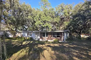 1124 S Wiggins Rd, Plant City, FL 33566 - Photo 1