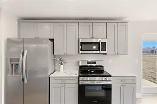 6823 Dickinson Dr, Sebring, FL 33872 - Photo 9