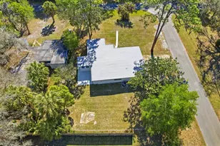 1304 NE 5th Ave, Crystal River, FL 34428 - Photo 11