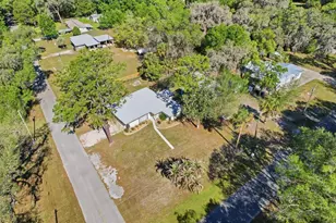 1304 NE 5th Ave, Crystal River, FL 34428 - Photo 9