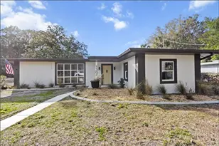 1304 NE 5th Ave, Crystal River, FL 34428 - Photo 1