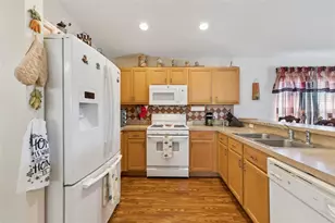 304 Lake Suzanne Dr, Lake Wales, FL 33859 - Photo 9