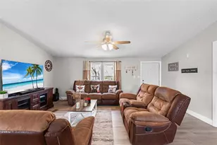 15055 Brahma Rd, Polk City, FL 33868 - Photo 7