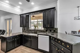 629 Orange Valley Ln, Lakeland, FL 33813 - Photo 9