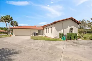 2725 Clubhouse Dr, Lake Wales, FL 33898 - Photo 7
