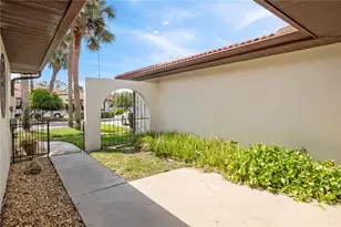 2725 Clubhouse Dr, Lake Wales, FL 33898 - Photo 5