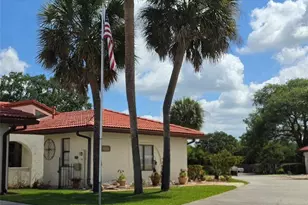 2725 Clubhouse Dr, Lake Wales, FL 33898 - Photo 3