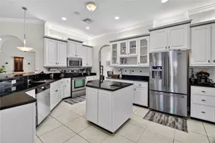 1028 S Lake Mariam Dr, Winter Haven, FL 33884 - Photo 5