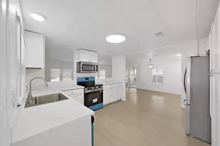 4925 Foxwood Lake Dr, Lakeland, FL 33810 - Photo 9