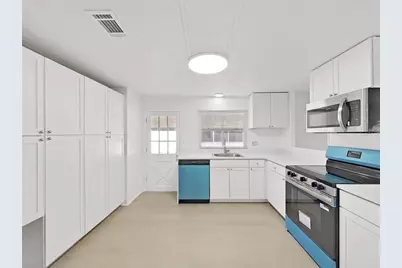 4925 Foxwood Lake Dr, Lakeland, FL 33810 - Photo 11