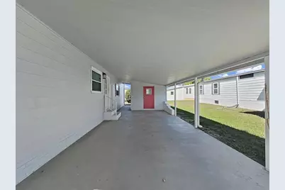 4925 Foxwood Lake Dr, Lakeland, FL 33810 - Photo 7