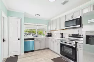 420 Greenwich Ave NW, Port Charlotte, FL 33952 - Photo 9