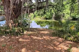 2006 Blue Lake Dr, Lakeland, FL 33801 - Photo 7