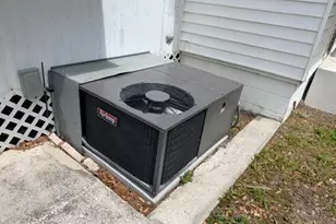 2006 Blue Lake Dr, Lakeland, FL 33801 - Photo 9