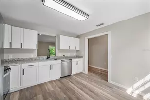 5356 Spivey Glen Ct, Lakeland, FL 33810 - Photo 9