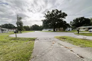 121 Maris Ct, Lakeland, FL 33809 - Photo 3