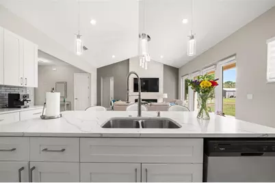 2009 Flower Terrace, Sebring, FL 33875 - Photo 9