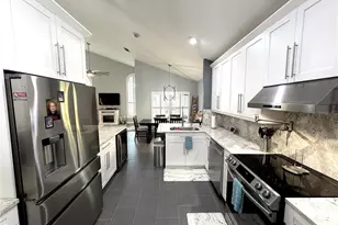 4706 Dunquin Pl, Tampa, FL 33610 - Photo 11