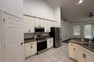 725 Country Walk Cove, Eagle Lake, FL 33839 - Photo 19
