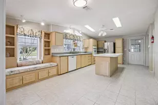 5274 Island View Cir N, Polk City, FL 33868 - Photo 13