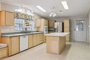 5274 Island View Cir N, Polk City, FL 33868 - Photo 15