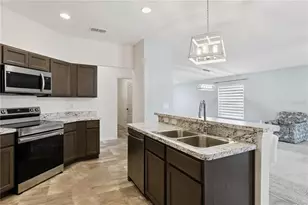 305 Arbuthnot St, Winter Haven, FL 33881 - Photo 5