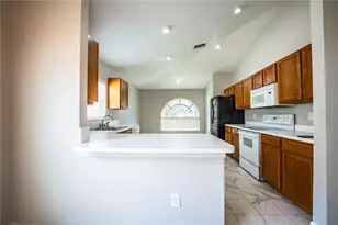 10458 Lucaya Dr, Tampa, FL 33647 - Photo 21