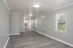 991 Bay Ct, Frostproof, FL 33843 - Photo 9