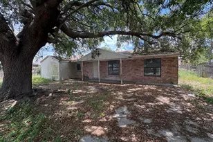 830 N 10th St, Eagle Lake, FL 33839 - Photo 1