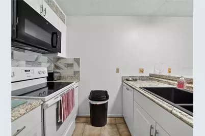 900 Avenue Z SE #D6, Winter Haven, FL 33880 - Photo 9