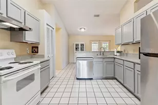 933 Devonshire Way, Lake Wales, FL 33853 - Photo 5