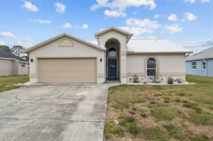 8 St Kitts Cir, Winter Haven, FL 33884 - Photo 1