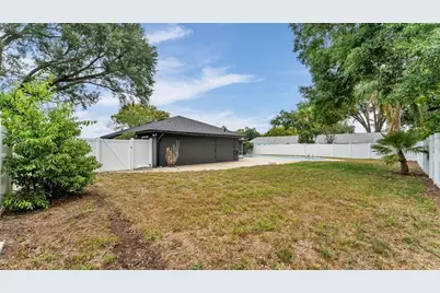 4301 Orangewood Loop E, Lakeland, FL 33813 - Photo 37