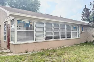 1406 Meadow Dr NE, Winter Haven, FL 33881 - Photo 9