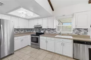 804 Centerwood Ct, Brandon, FL 33511 - Photo 17
