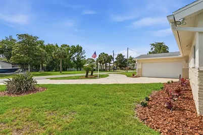 1401 SE Paradise Avenue, Crystal River, FL 34429 - Photo 3