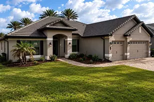 226 Lake Vista Dr, Auburndale, FL 33823 - Photo 1