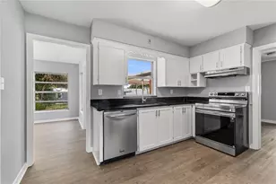 6 Golfview Cir NE, Winter Haven, FL 33881 - Photo 9
