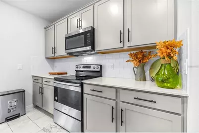 1050 Michelangelo Lane, Winter Haven, FL 33884 - Photo 11