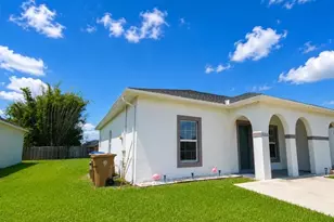 828 Abbeville Ct, Kissimmee, FL 34759 - Photo 3