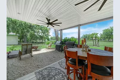 2910 Fairway, Bowling Green, FL 33834 - Photo 9