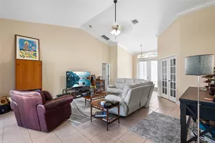 220 Hartridge Hills Dr, Winter Haven, FL 33881 - Photo 3