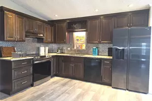 332 Victoria Dr, Haines City, FL 33844 - Photo 21