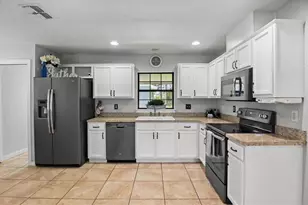 683 E Brookins Ave, Eagle Lake, FL 33839 - Photo 13