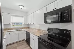 622 Palencia Pl, Lakeland, FL 33803 - Photo 7