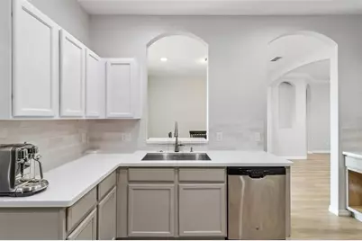 647 Chicago Way, Dundee, FL 33838 - Photo 11
